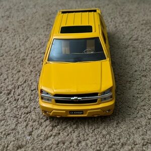 JADA Toys scale 1/24 2001 Chevrolet Avalanche